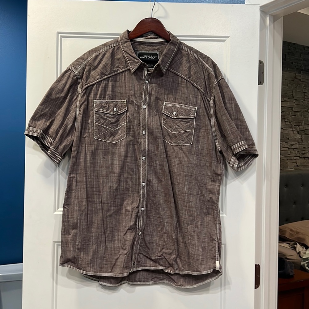 Brown buckle black short sleeve button down